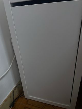 Comodino bianco in legno