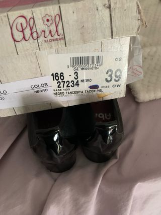 Francesitas de piel negras Abril