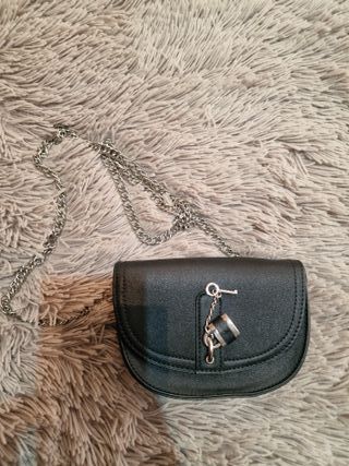 Bolso bandolera Stradivarius negro