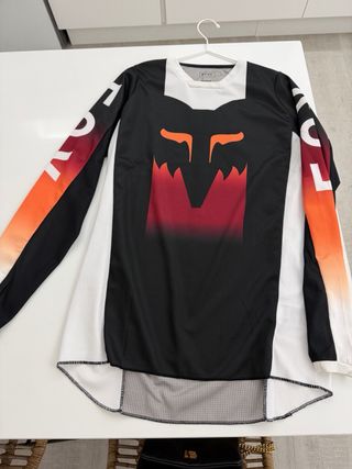 Casco y ropa Fox Motocross