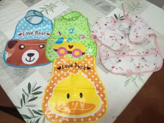 Lote 4 Baberos Infantiles