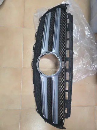 Parrilla Mercedes W213 Original