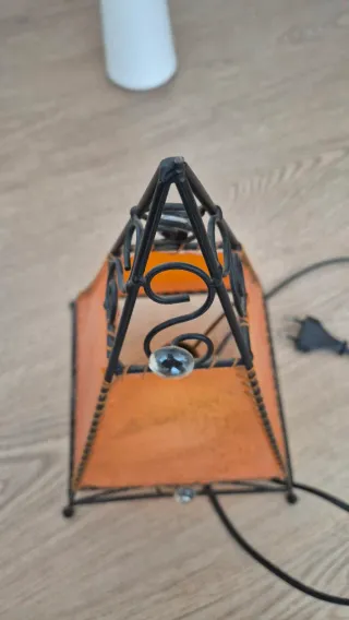 Lámpara de mesa decorativa naranja