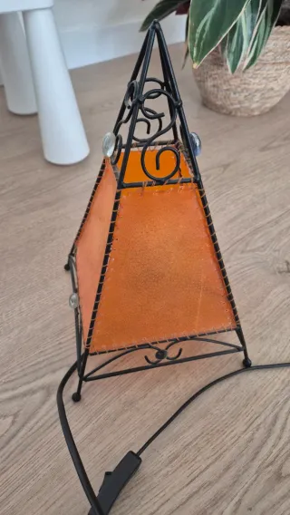 Lámpara de mesa decorativa naranja