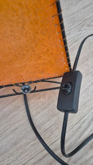 Lámpara de mesa decorativa naranja