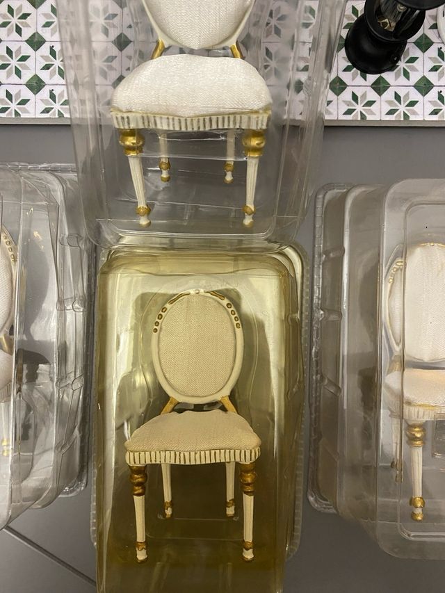 Sillas palaciegas para Casa de Muñecas