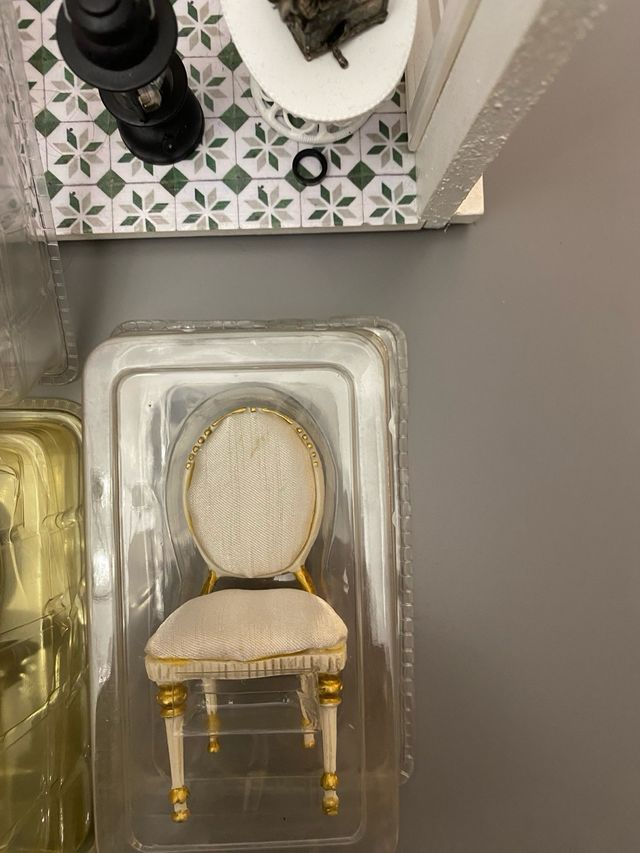 Sillas palaciegas para Casa de Muñecas