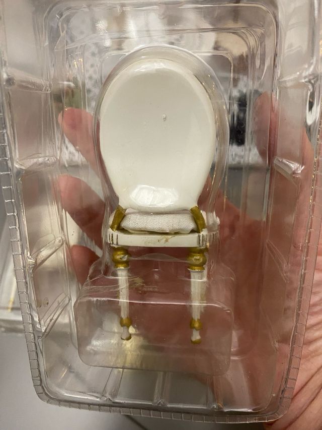 Sillas palaciegas para Casa de Muñecas