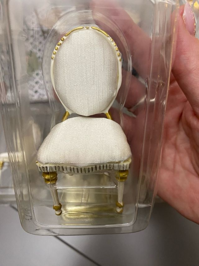 Sillas palaciegas para Casa de Muñecas