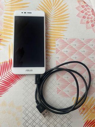 Teléfono Móvil Asus Blanco