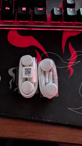 Auricolari Jack 3.5mm Bianchi nuovi mai usati.