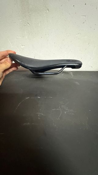 Sillín de bicicleta negro