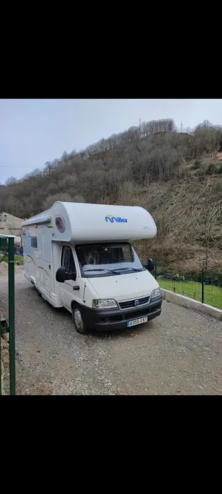 Autocaravana 6 plazas con garaje