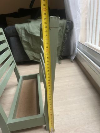 Revistero de madera verde