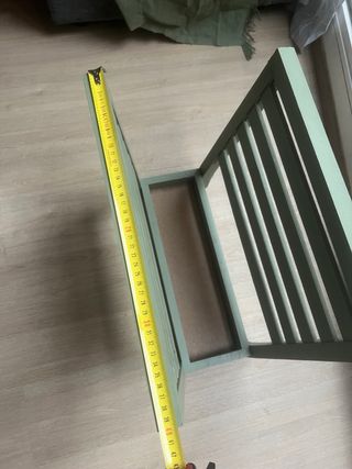 Revistero de madera verde