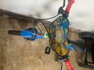 Bicicleta infantil Superthings con ruedines