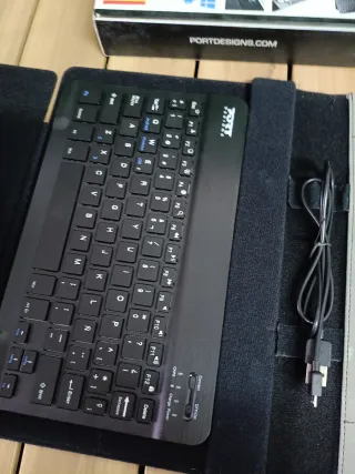 Funda Universal 10.1 Tablet con Teclado Bluetooth