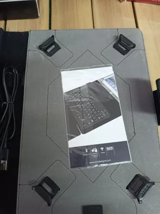 Funda Universal 10.1 Tablet con Teclado Bluetooth