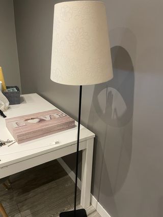 Lámpara de pie moderna