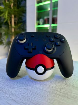 Soporte Mando Pokeball PS5/Switch
