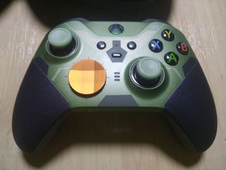 Mando Xbox Elite Series 2 HALO Custom