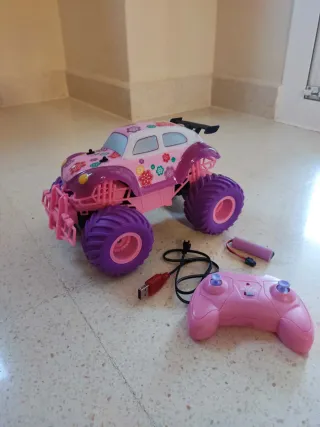 Coche RC rosa con mando y batería