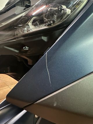 Tapa Lateral izquierdo TMAX 560