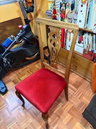 Silla antigua madera tapizada roja