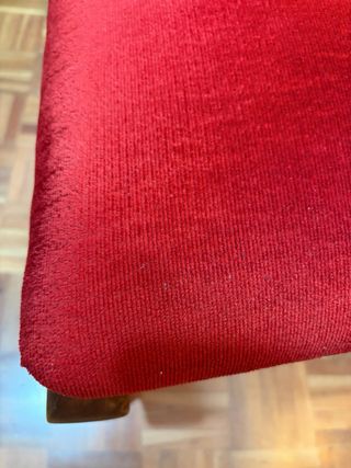 Silla antigua madera tapizada roja