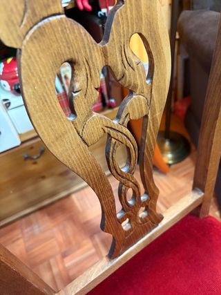 Silla antigua madera tapizada roja