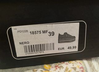 Scarpe nere scamosciate con strass