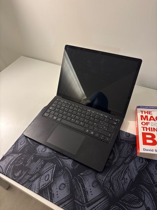 (Buen estado) Surface Laptop 4 i5 8GB 473GB Negro