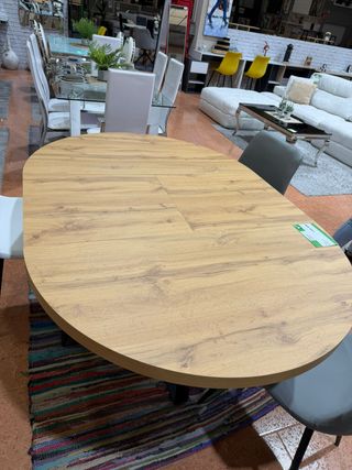 Mesa extensible madera con 4 sillas terciopelo