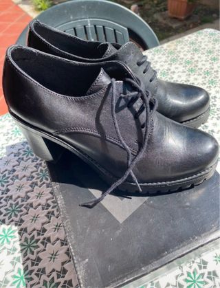 Stivaletti neri con tacco