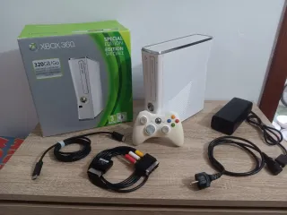 Xbox 360 slim bianca