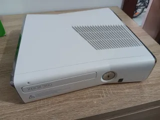 Xbox 360 slim bianca