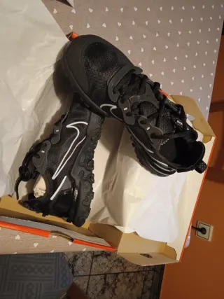 Nike React Vision negras