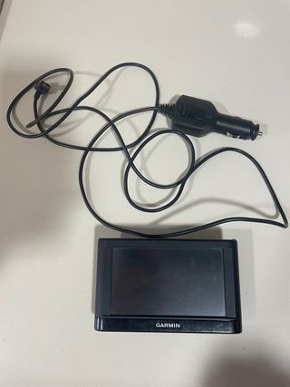 GPS Garmin nüvi con cargador de coche