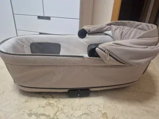 Capazo y silla Inglesina Aptica Año 2025