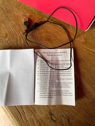 Altavoz radio AKAI Retro Furgoneta Roja y Blanca