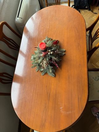 Mesa de madera con 6 sillas