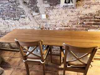 Escritorio y 2 sillas madera, todo nuevo