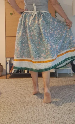 Falda 76cm y delantal, casera, regional, aldeana,
