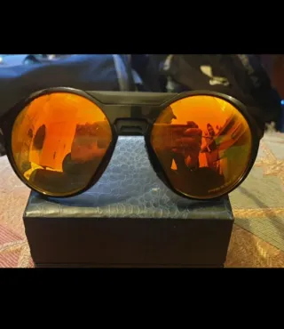 Gafas Oakley Negras y Rojas