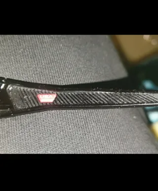 Gafas Oakley Negras y Rojas