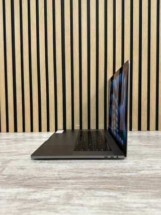 MacBook Pro 15" 2018 i7 32gb 500gb SSD