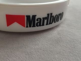Lote Marlboro: Cenicero, Llavero, Mechero, Cerilla