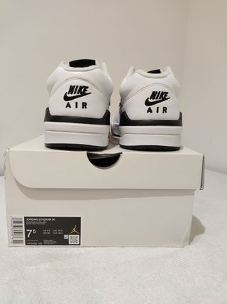 T40,5 Zapatillas Nike Hombre Blancas y Negras