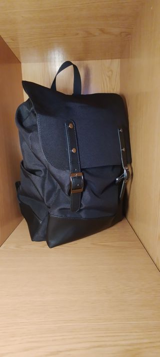 Mochila Pier One Negra Unisex