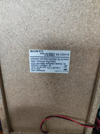 Altavoces Sony Negros y Marrones